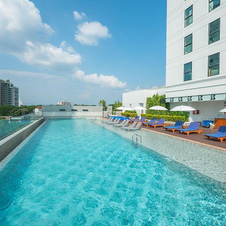 The Empress Premier Chiang Mai - Sha Extra Plus Εξωτερικό φωτογραφία The swimming pool at the hotel