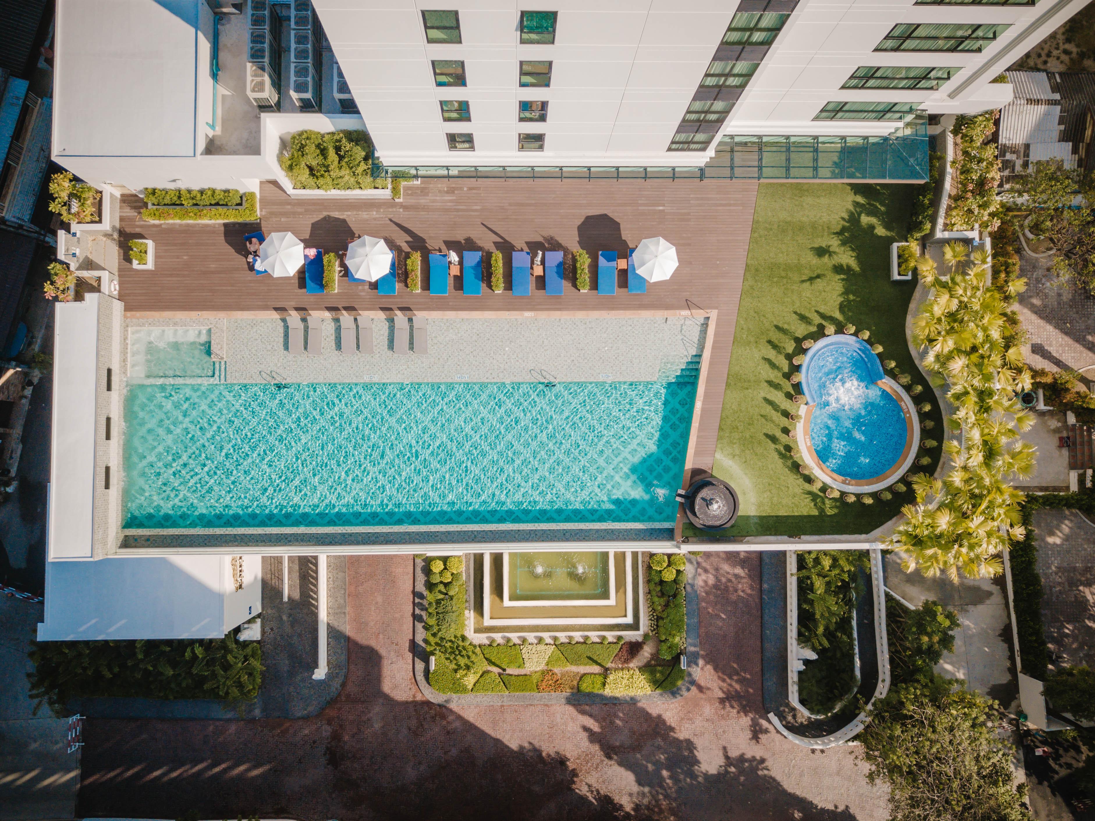 The Empress Premier Chiang Mai - Sha Extra Plus Εξωτερικό φωτογραφία Aerial view of the pool at the hotel