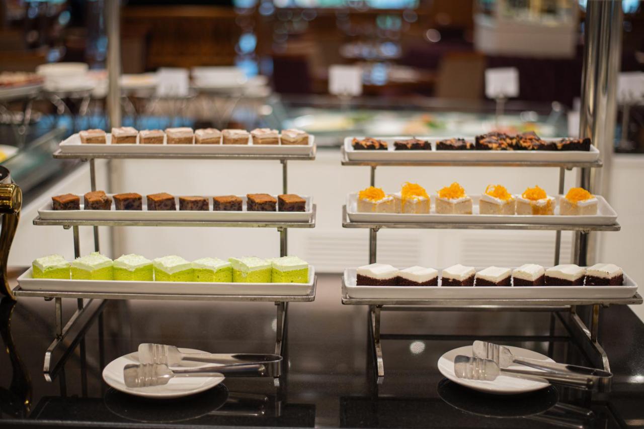 The Empress Premier Chiang Mai - Sha Extra Plus Εξωτερικό φωτογραφία A dessert buffet