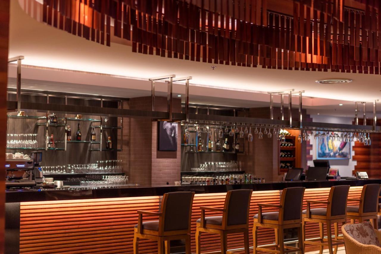 The Empress Premier Chiang Mai - Sha Extra Plus Εξωτερικό φωτογραφία The bar at the lobby