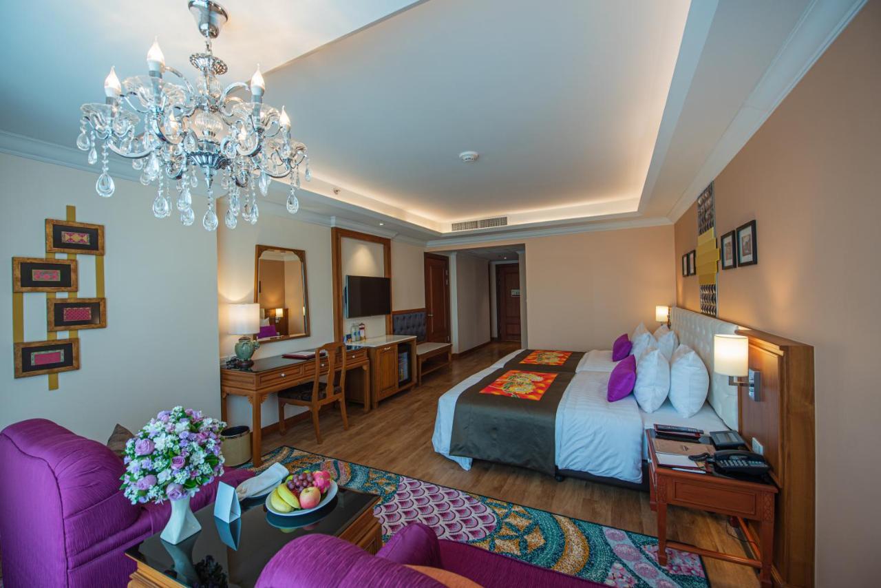 The Empress Premier Chiang Mai - Sha Extra Plus Εξωτερικό φωτογραφία Suite room at the hotel